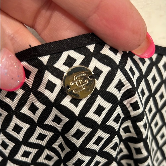 Chico’s Elegant Black and White Women's Top Size 18/20 - Picture 5 of 8